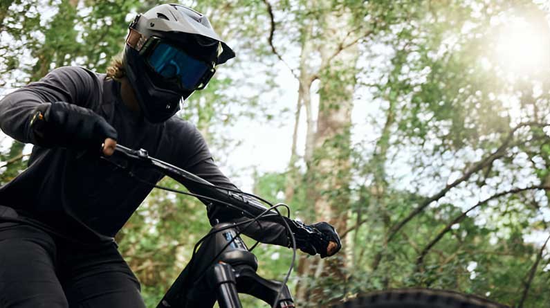 Best Mountain Bike Helmets for Oval Head