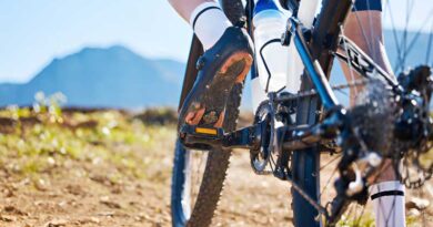 Best Mountain Bike Shoes for Flat Pedals
